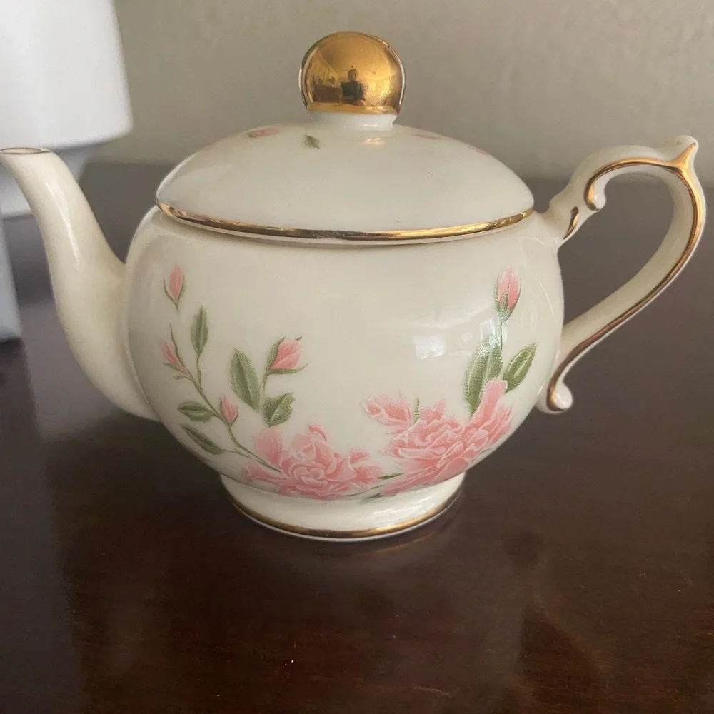 Vintage, Set of 4, Retired Party Lite, Romantic Chic Teapot Tea light Holders - Picture 4 of 11